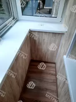 Холодное остекление и отделка П-образного балкона Холодное остекление и отделка П-образного балкона