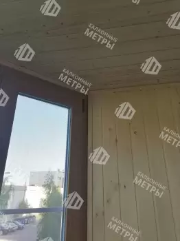 Отделка стен и потолка на балконе